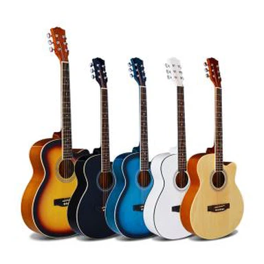 Początkująca gitara akustyczna ze stalowymi strunami